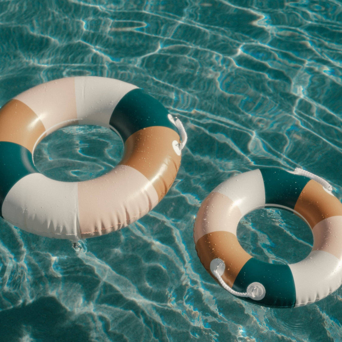 The Classic Pool Float - Image 2