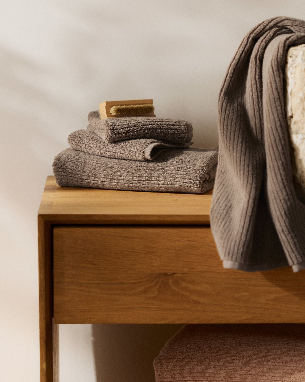 2+2 Soft Rib Bath Bundle - Warm Grey - Image 2