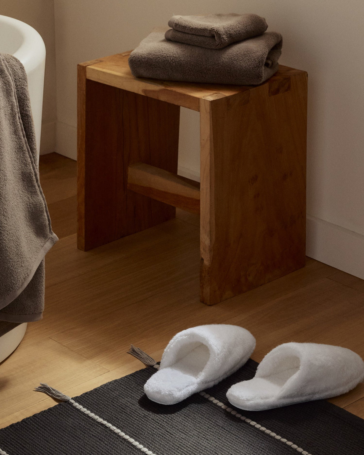 Classic Plush Slippers (White) - Image 3