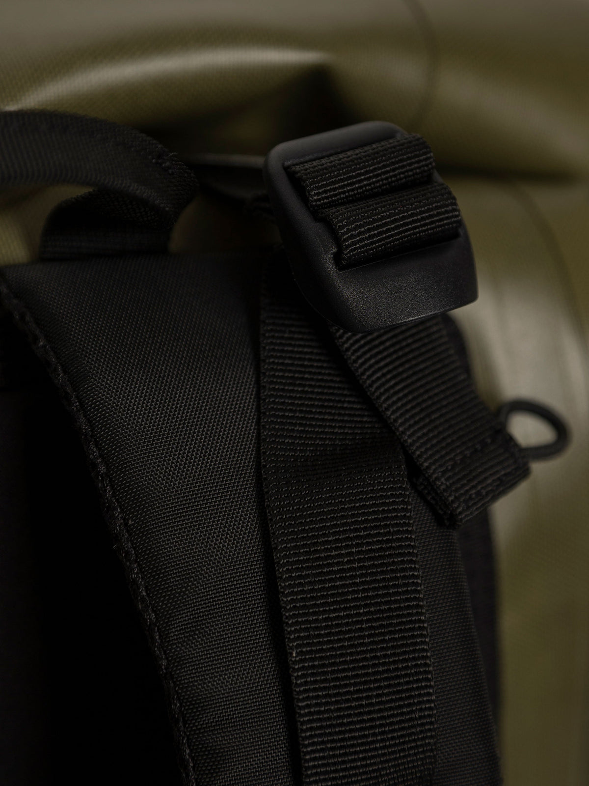 Drift 30L Waterproof Roll Top Backpack - Image 10